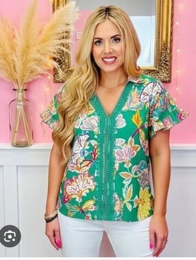 Umgee Green Floral V-Neck Flutter Sleeve Top